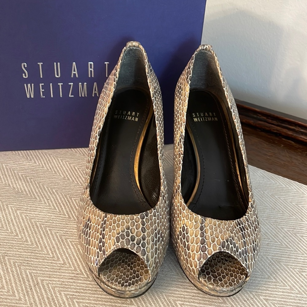 Stuart Weitzman platform snake skin pump heels